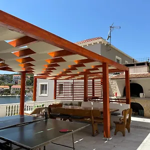 Apartman Seaview, Sali