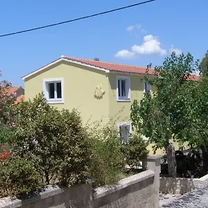 Apartman Buturic, Sali